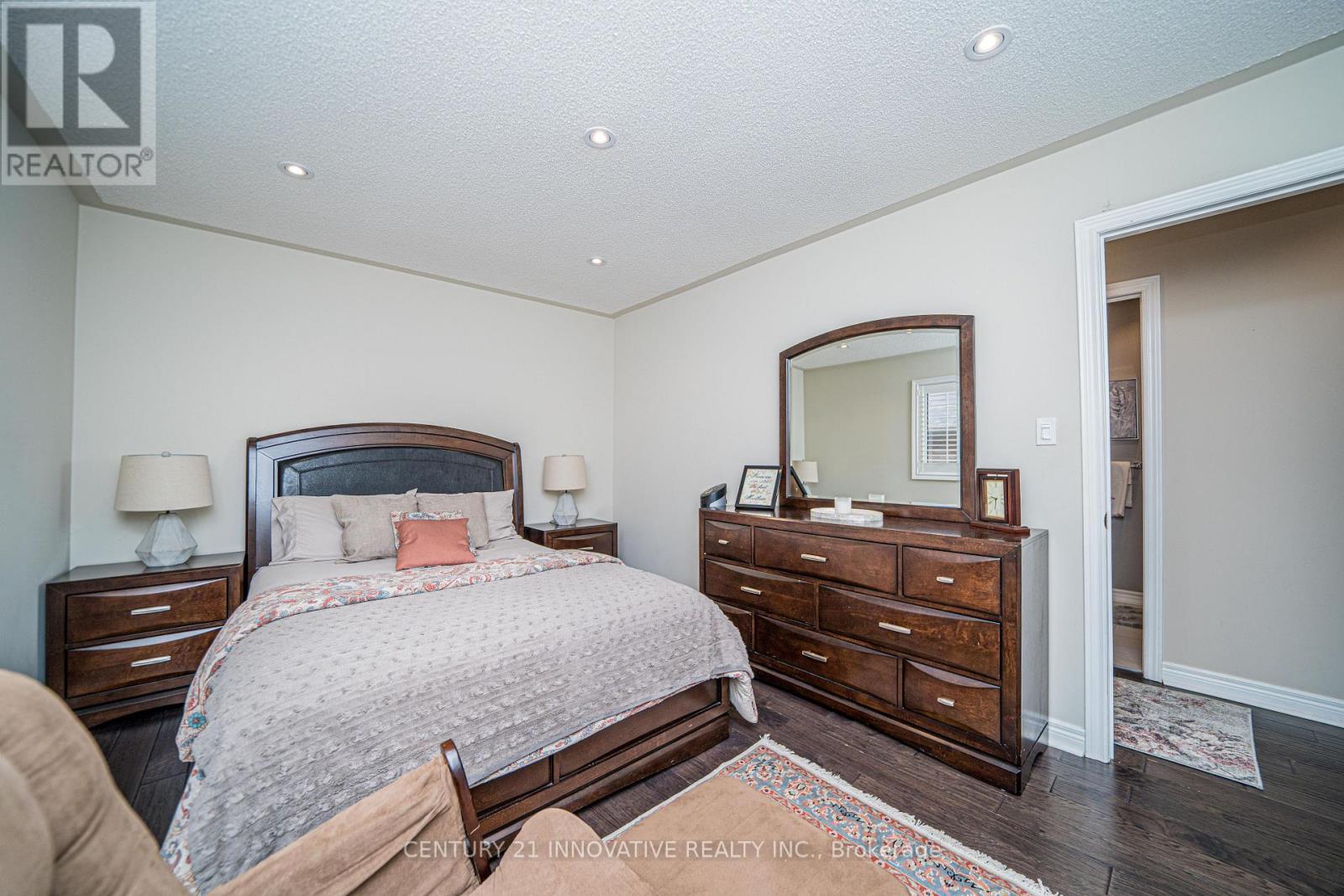 Upper - 46 Laura Sabrina Drive, Vaughan, Ontario  L4H 1X8 - Photo 16 - N12459478