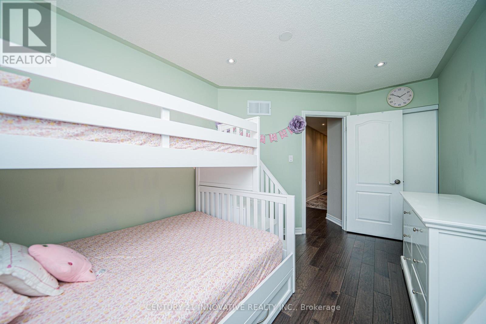 Upper - 46 Laura Sabrina Drive, Vaughan, Ontario  L4H 1X8 - Photo 18 - N12459478