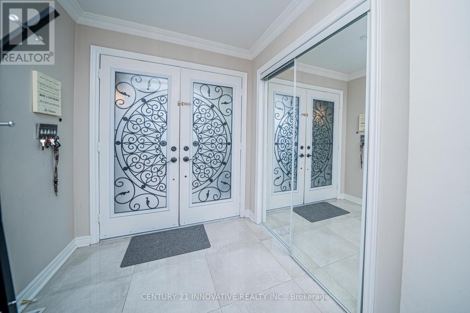 Upper - 46 Laura Sabrina Drive, Vaughan, Ontario  L4H 1X8 - Photo 2 - N12459478
