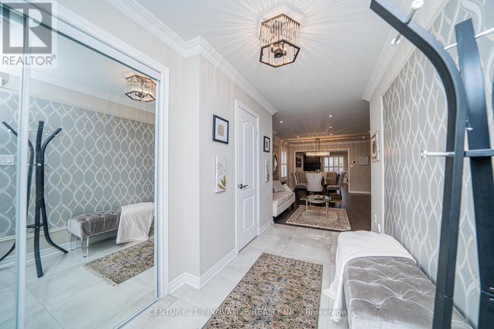 Upper - 46 Laura Sabrina Drive, Vaughan, Ontario  L4H 1X8 - Photo 3 - N12459478