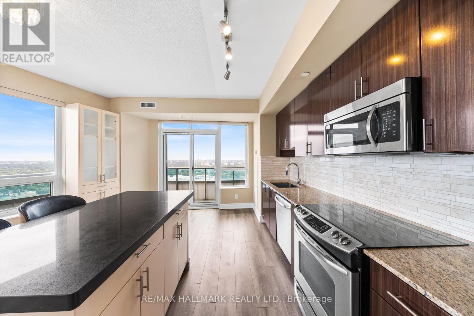 Ph301 - 7171 Yonge Street, Markham, Ontario  L3T 0C5 - Photo 11 - N12459481