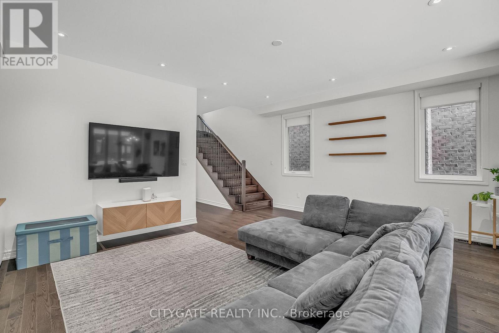 1328 Hamman Way, Milton, Ontario  L9E 1L5 - Photo 10 - W12459480