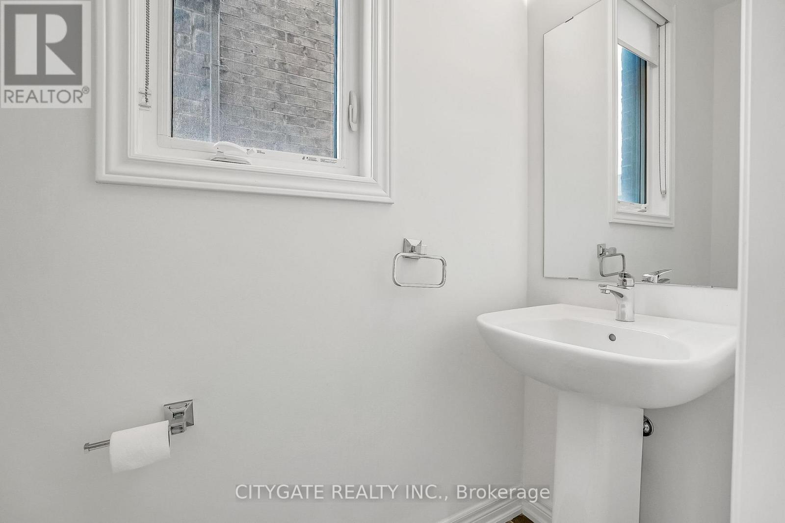 1328 Hamman Way, Milton, Ontario  L9E 1L5 - Photo 5 - W12459480