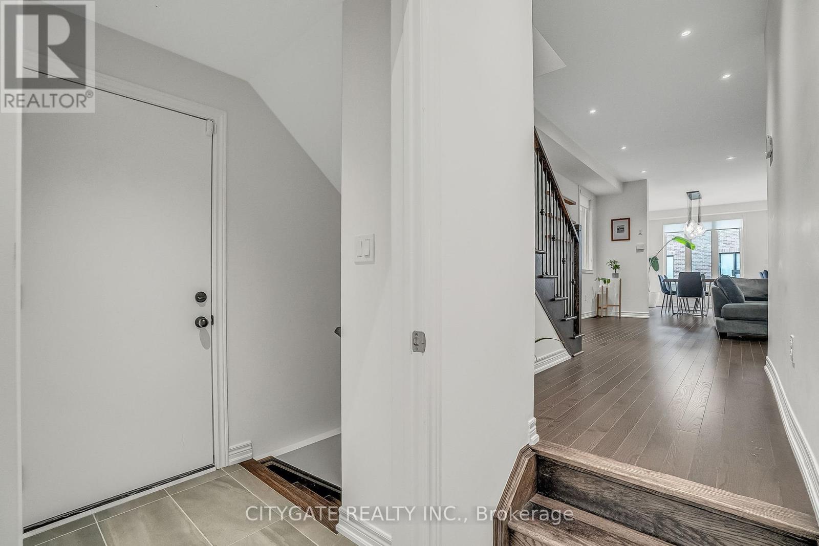 1328 Hamman Way, Milton, Ontario  L9E 1L5 - Photo 7 - W12459480