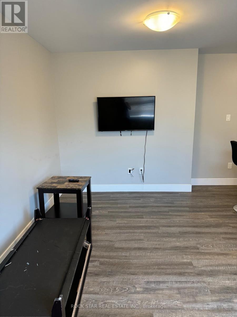 20 Oxford Street W, London North, Ontario  N6H 1P9 - Photo 5 - X12459482