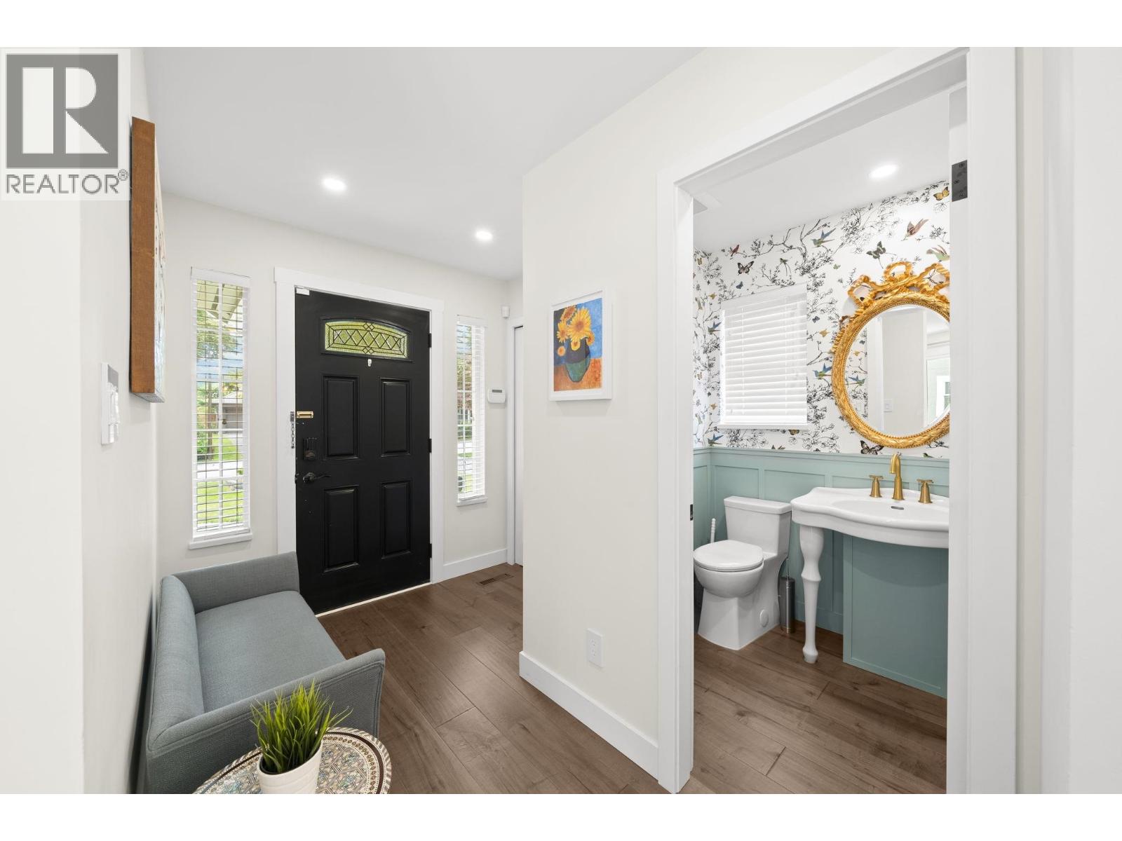 860 Ruckle Court, North Vancouver, British Columbia  V7H 2P6 - Photo 3 - R3051475