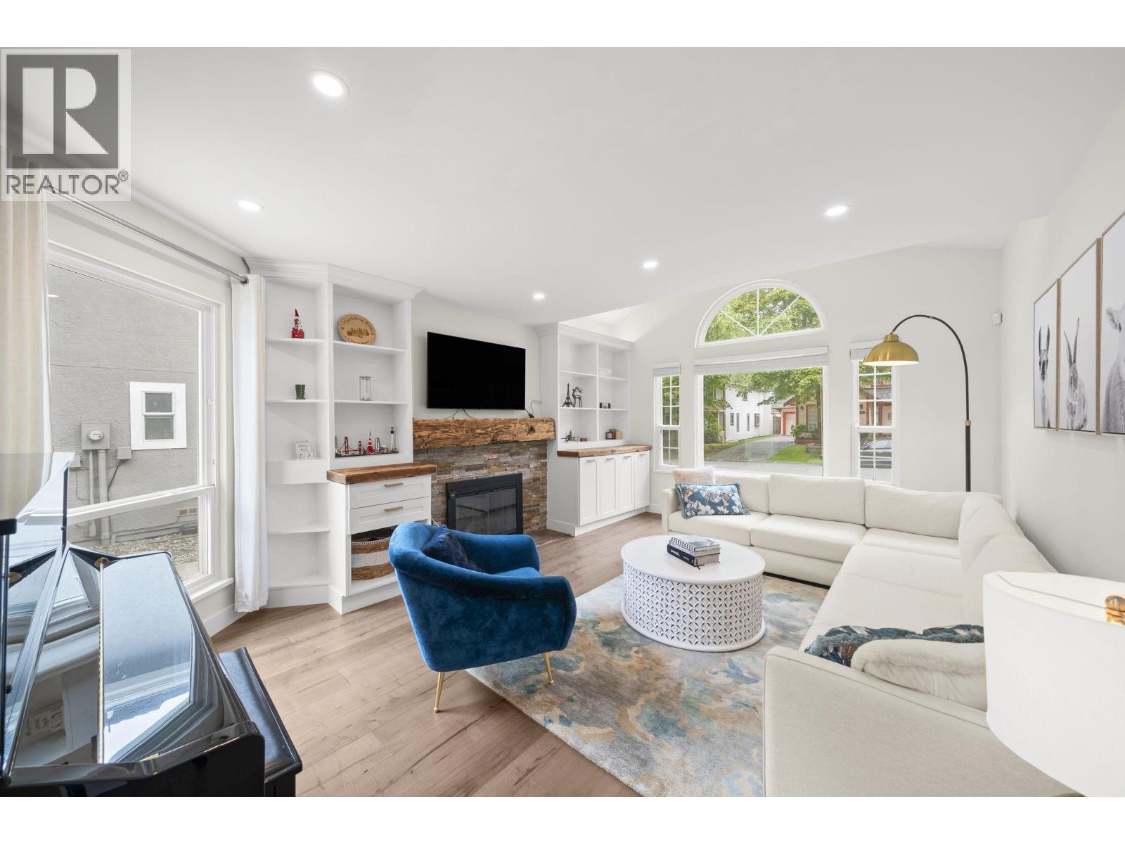 860 Ruckle Court, North Vancouver, British Columbia  V7H 2P6 - Photo 4 - R3051475