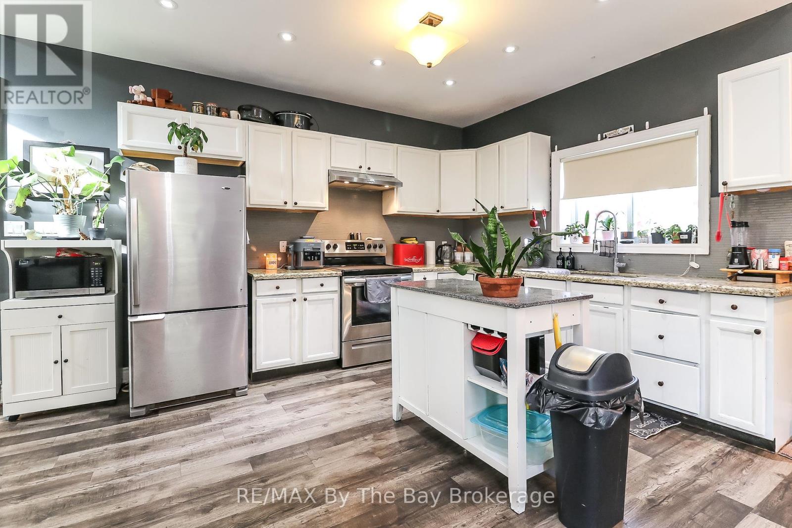 67 Constance Boulevard, Wasaga Beach, Ontario  L9Z 2Y3 - Photo 9 - S12459517