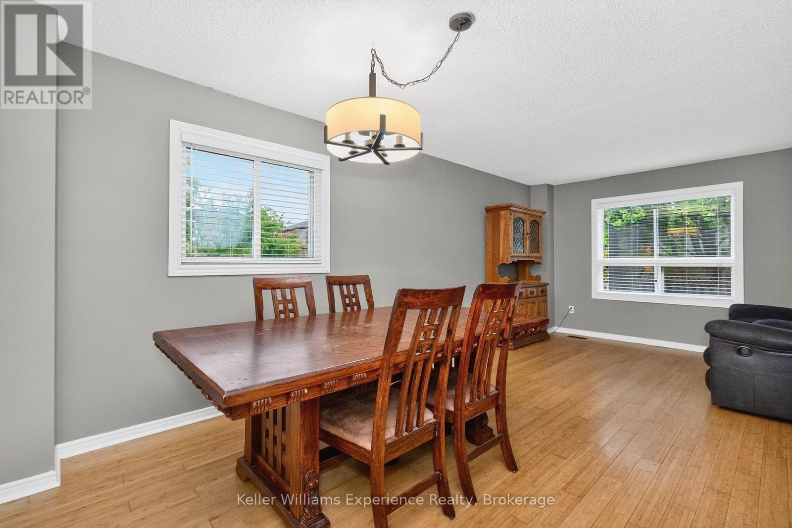 22 Cartwright Drive, Barrie, Ontario  L4M 6E2 - Photo 11 - S12459535