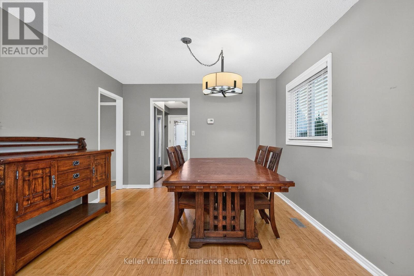 22 Cartwright Drive, Barrie, Ontario  L4M 6E2 - Photo 12 - S12459535