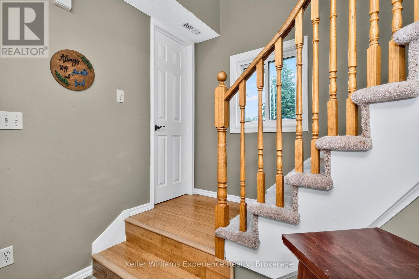 22 Cartwright Drive, Barrie, Ontario  L4M 6E2 - Photo 17 - S12459535