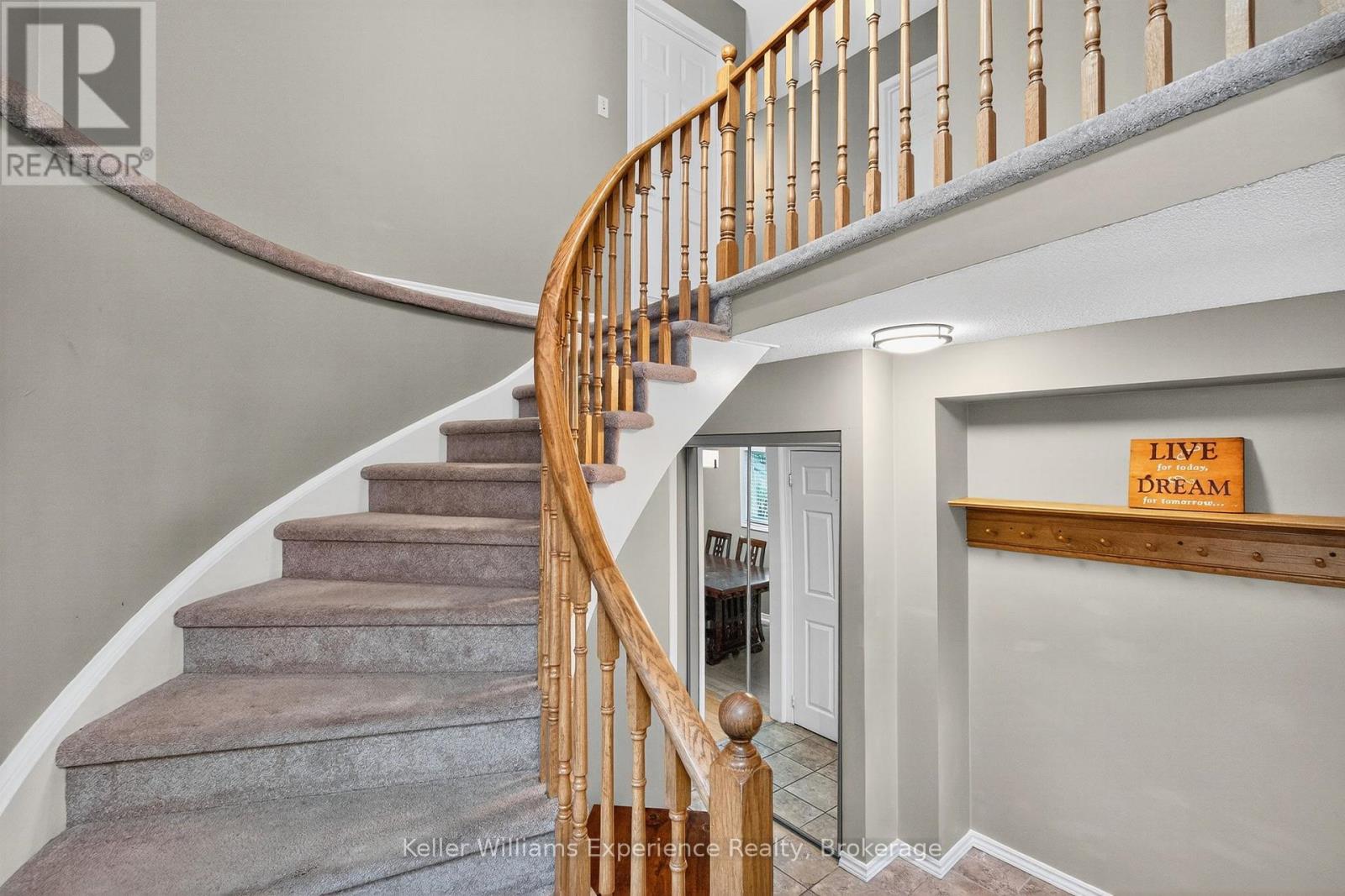 22 Cartwright Drive, Barrie, Ontario  L4M 6E2 - Photo 18 - S12459535