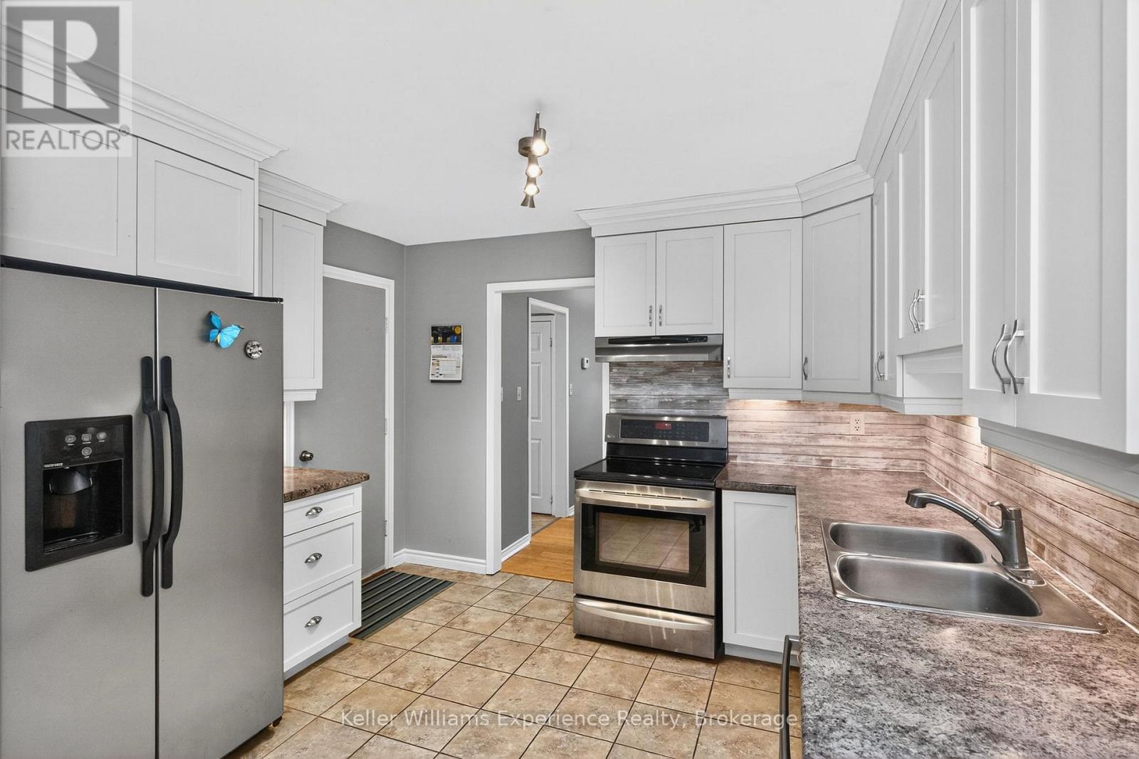 22 Cartwright Drive, Barrie, Ontario  L4M 6E2 - Photo 7 - S12459535
