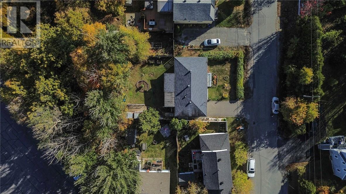 10 Manor Road, Greater Sudbury, Ontario  P3B 3K8 - Photo 4 - 2125188