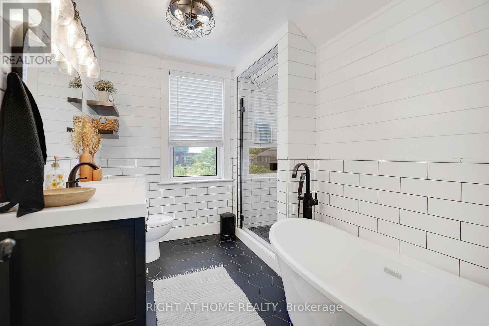 123 John Street, Kawartha Lakes, Ontario  K0M 2T0 - Photo 28 - X12261536