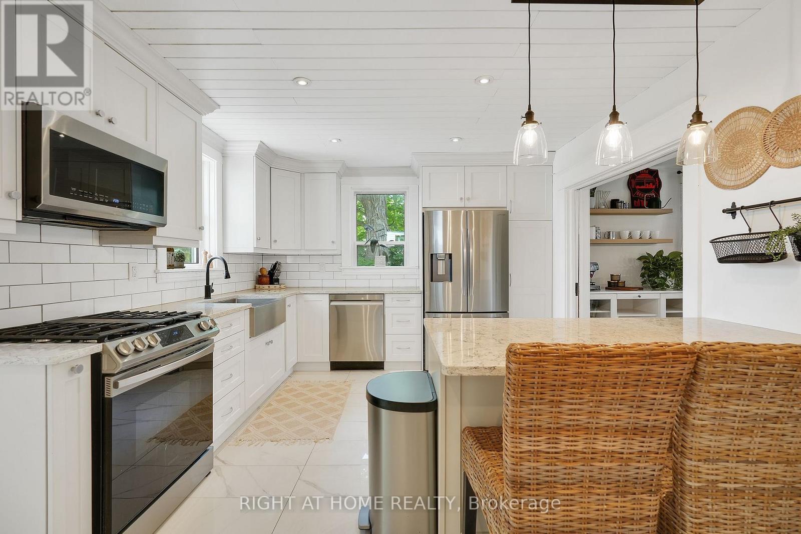123 John Street, Kawartha Lakes, Ontario  K0M 2T0 - Photo 10 - X12261536
