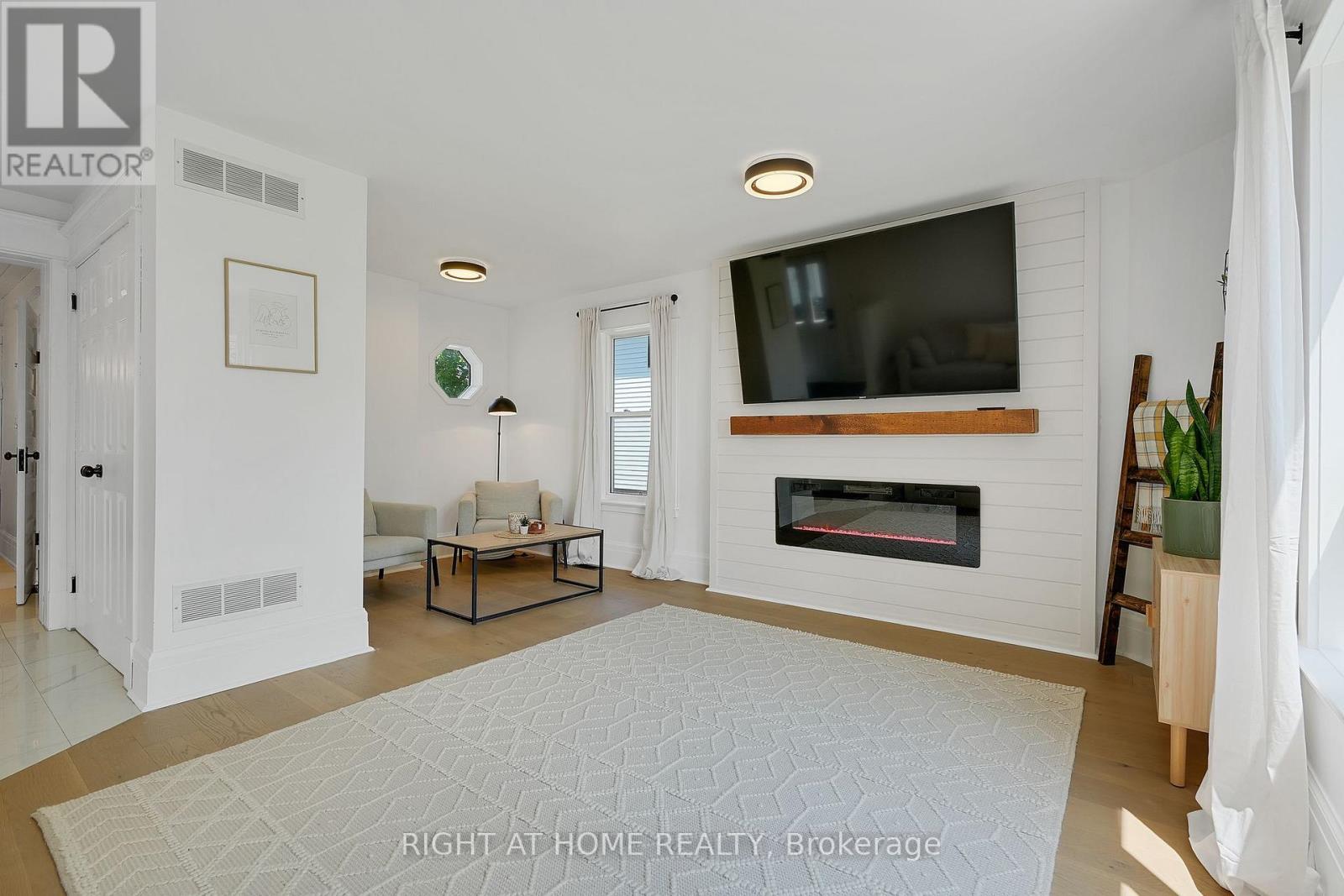 123 John Street, Kawartha Lakes, Ontario  K0M 2T0 - Photo 18 - X12261536