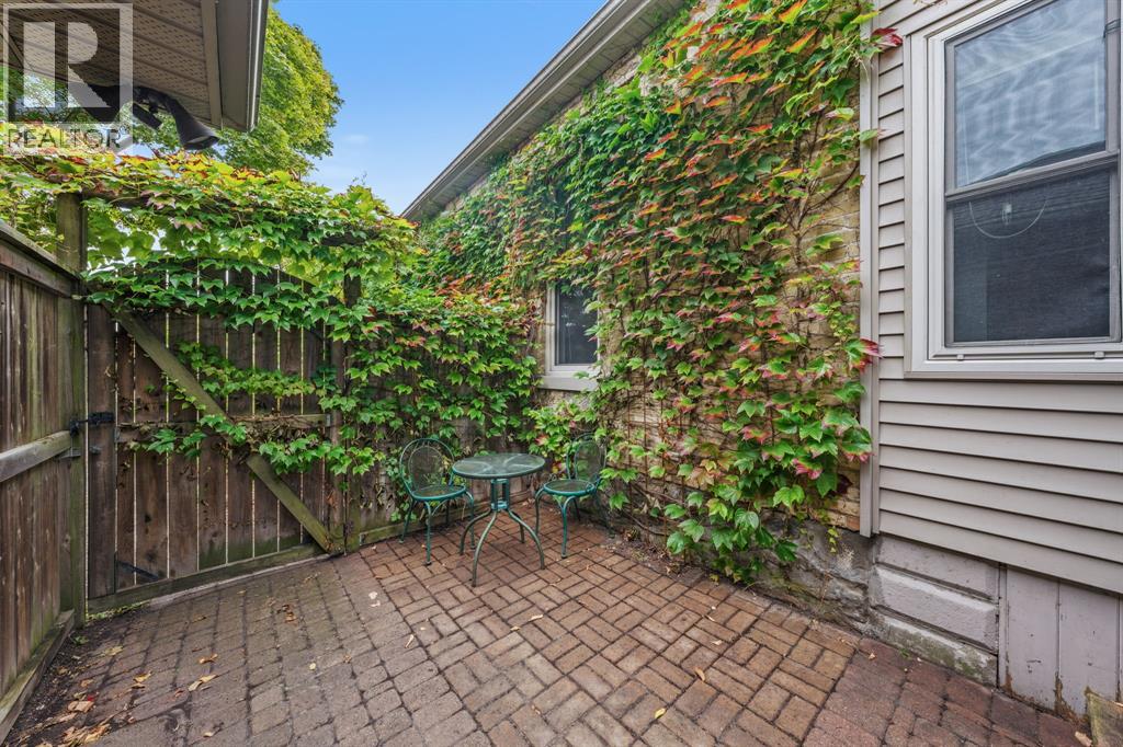 223 Brock Street North, Sarnia, Ontario  N7T 5Z5 - Photo 28 - 25022769