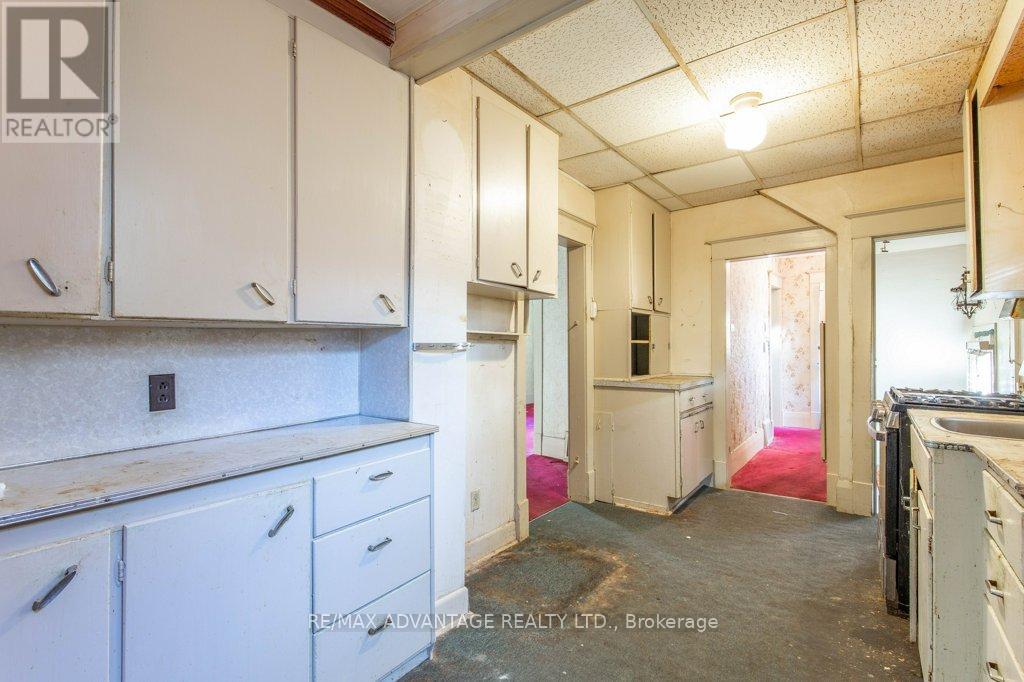 41 Duchess Avenue, London South (South F), Ontario  N6C 1N3 - Photo 10 - X12459519