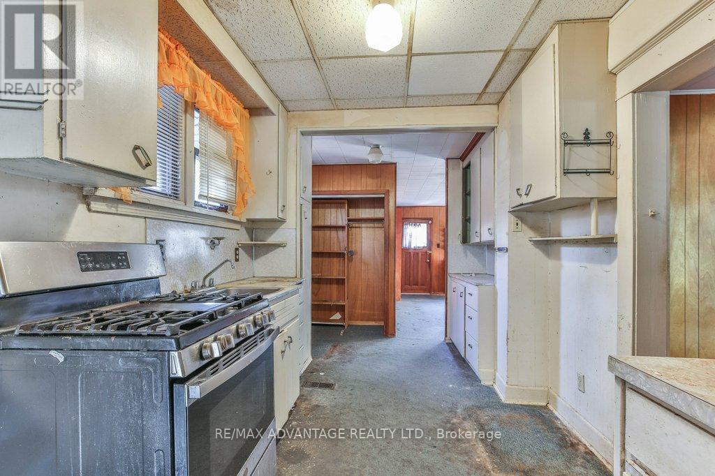 41 Duchess Avenue, London South (South F), Ontario  N6C 1N3 - Photo 12 - X12459519