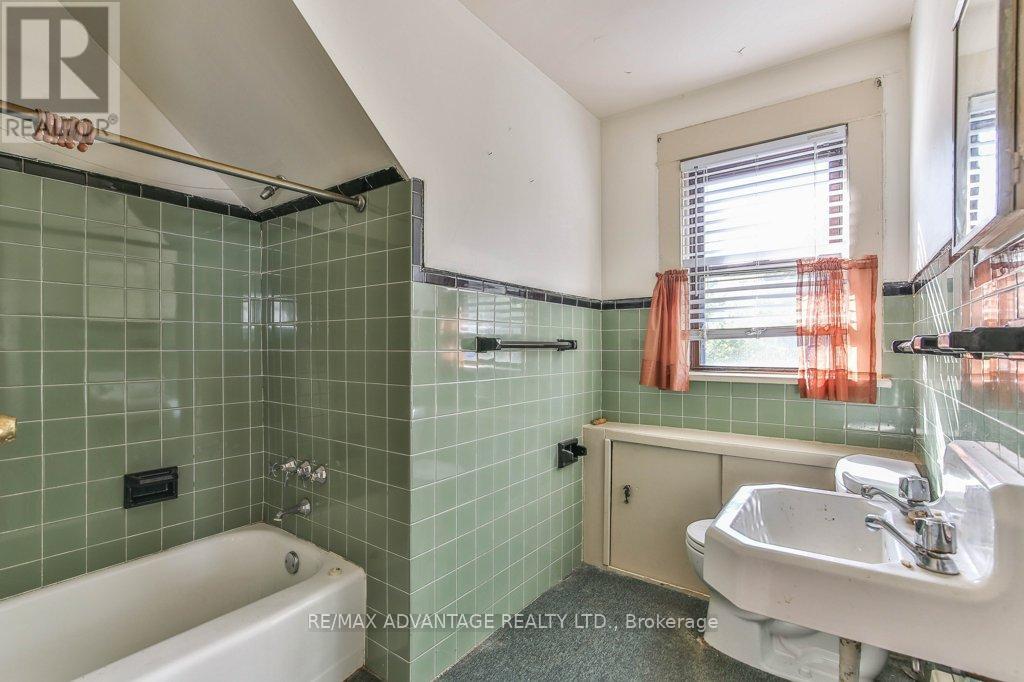 41 Duchess Avenue, London South (South F), Ontario  N6C 1N3 - Photo 23 - X12459519