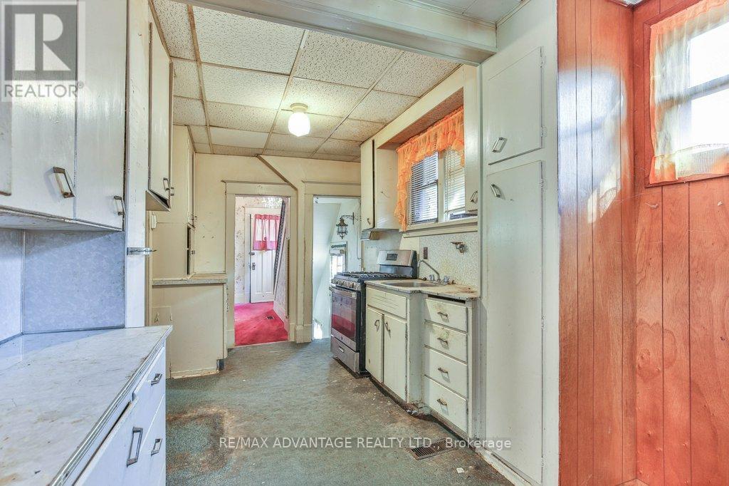 41 Duchess Avenue, London South (South F), Ontario  N6C 1N3 - Photo 9 - X12459519
