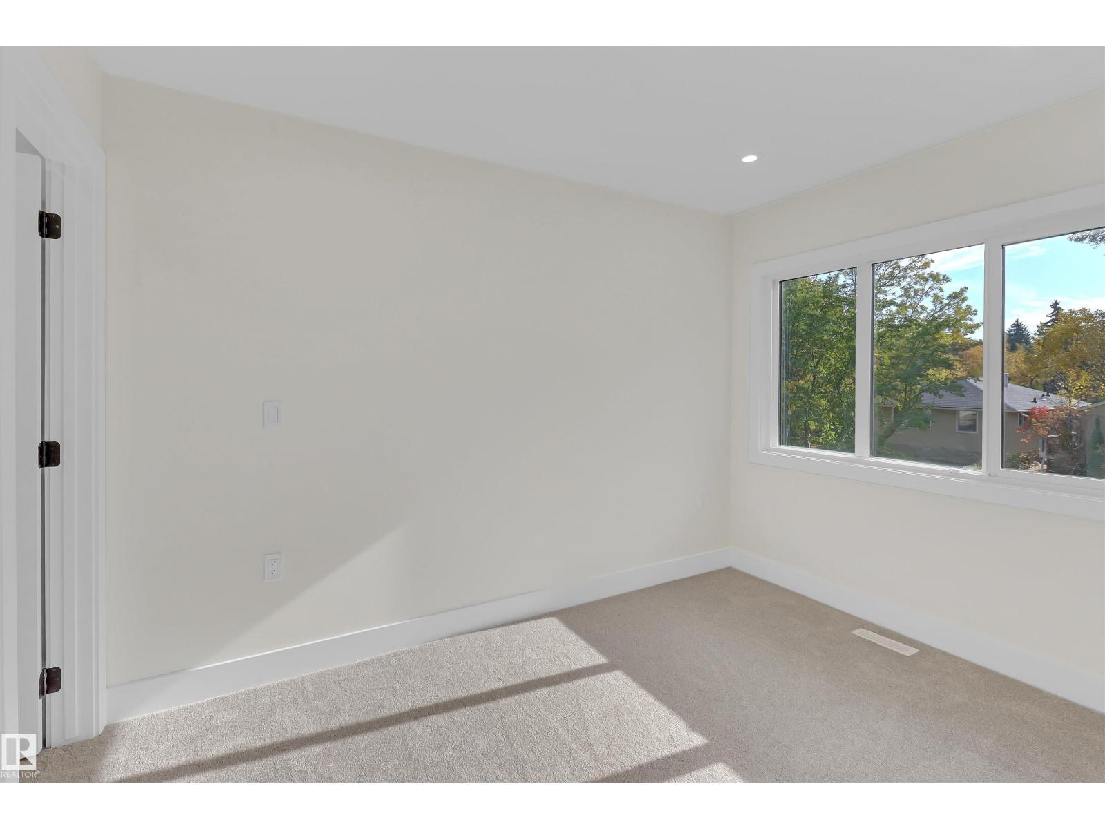 7936 91 Av Nw, Edmonton, Alberta  T6C 1R1 - Photo 9 - E4461954