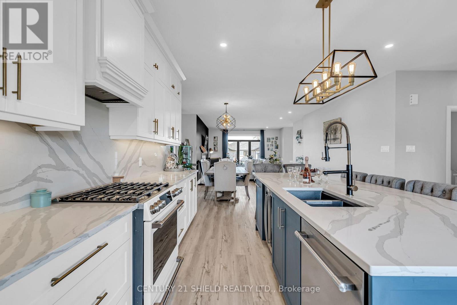71 Dale Street, South Stormont, Ontario  K0C 1M0 - Photo 14 - X12459518
