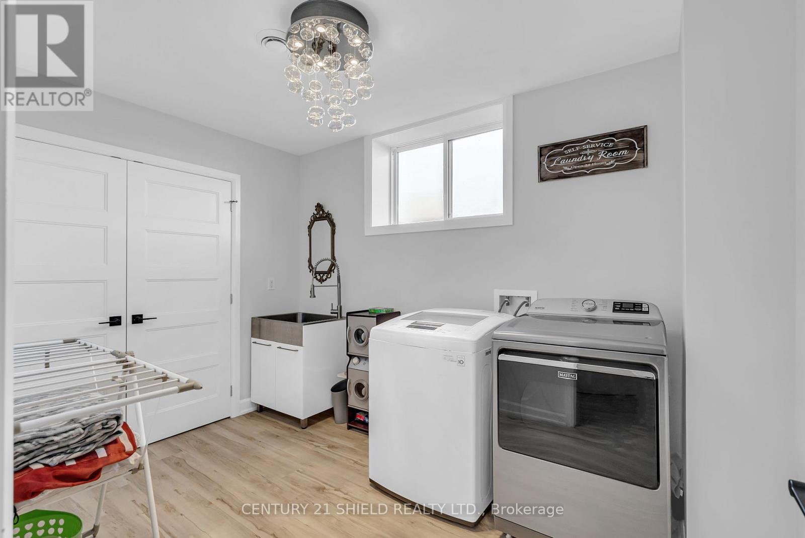 71 Dale Street, South Stormont, Ontario  K0C 1M0 - Photo 31 - X12459518