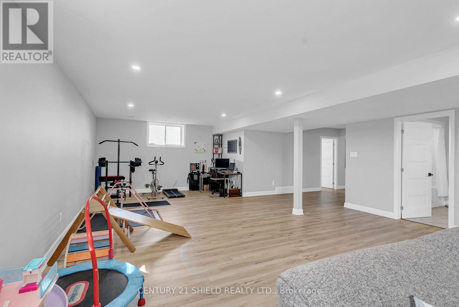 71 Dale Street, South Stormont, Ontario  K0C 1M0 - Photo 38 - X12459518
