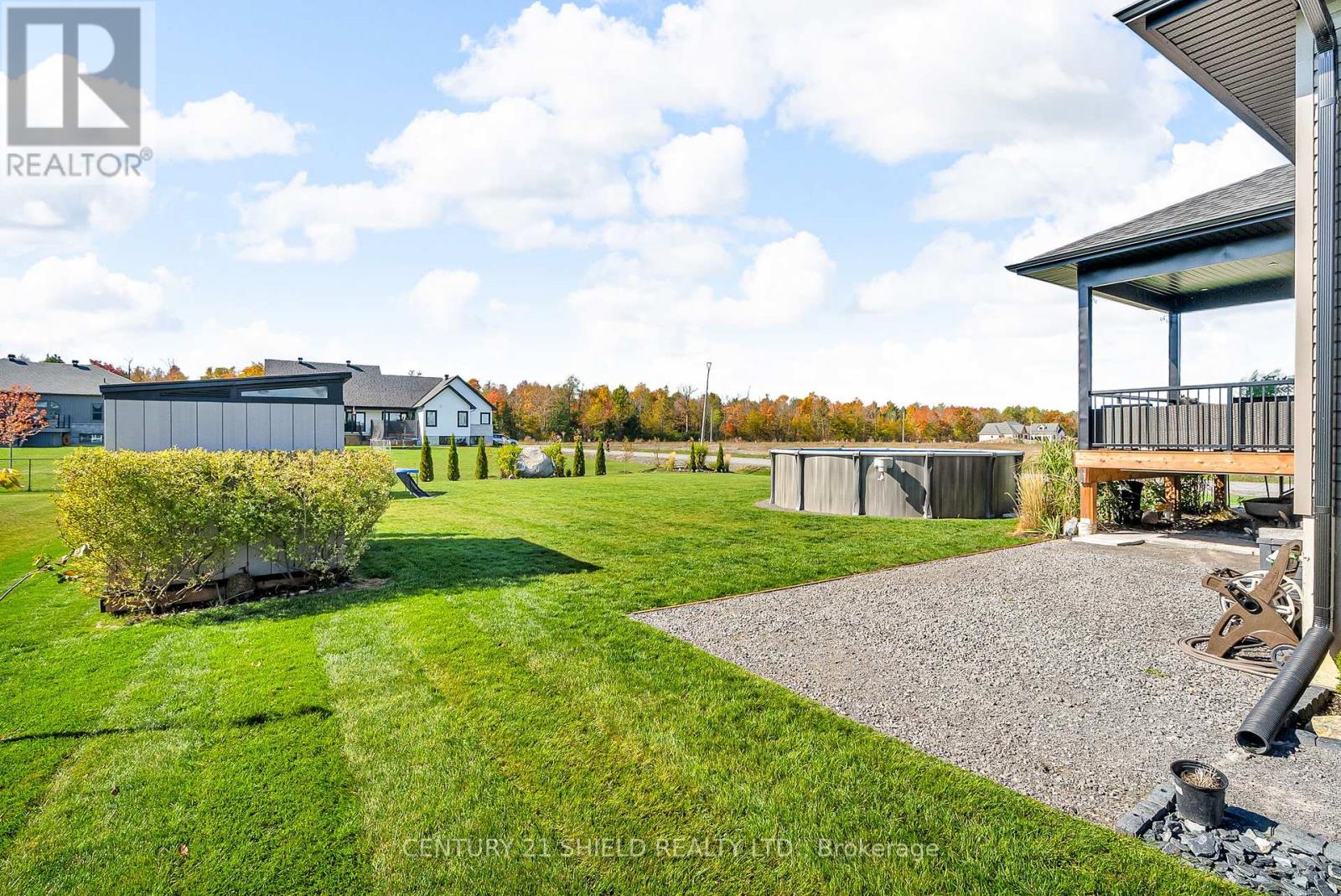 71 Dale Street, South Stormont, Ontario  K0C 1M0 - Photo 40 - X12459518