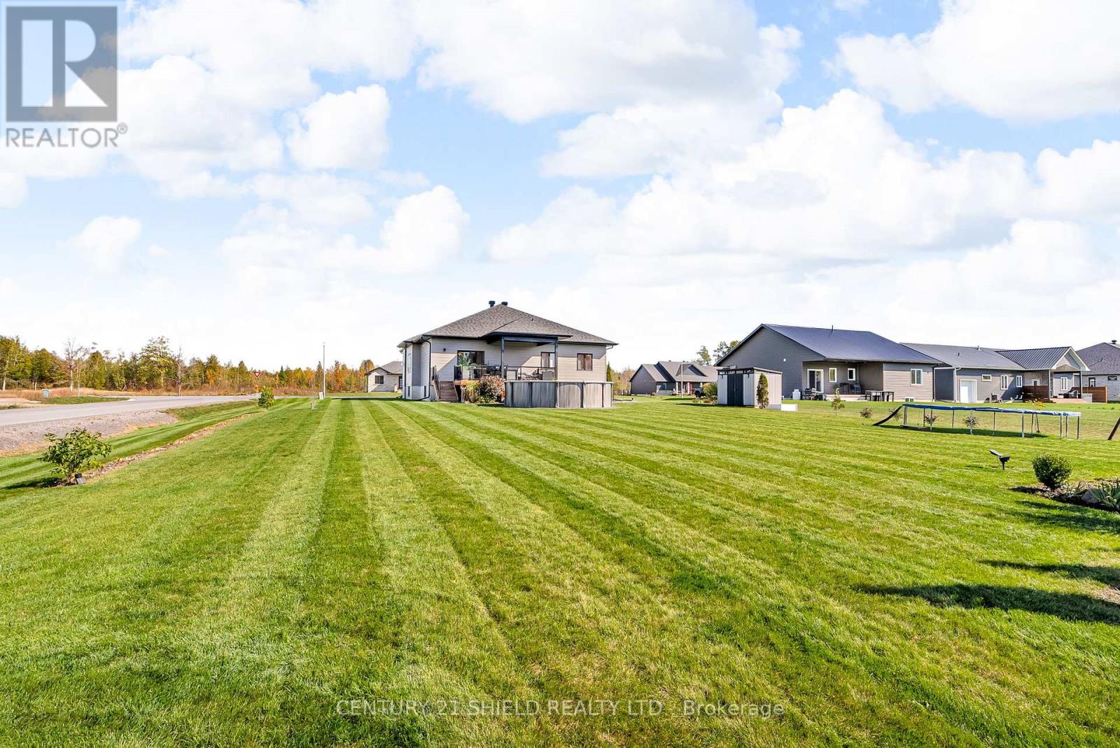 71 Dale Street, South Stormont, Ontario  K0C 1M0 - Photo 41 - X12459518