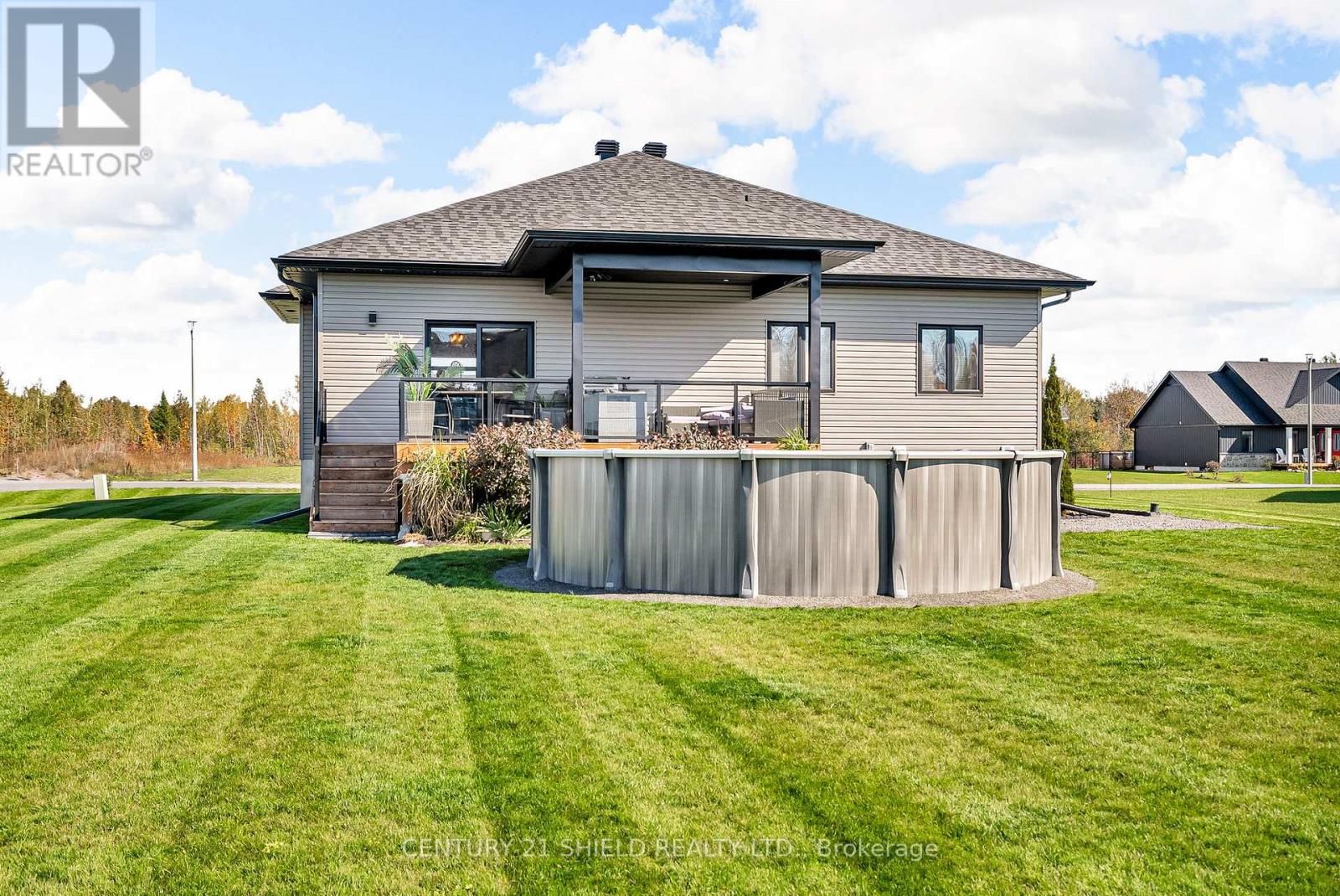71 Dale Street, South Stormont, Ontario  K0C 1M0 - Photo 42 - X12459518