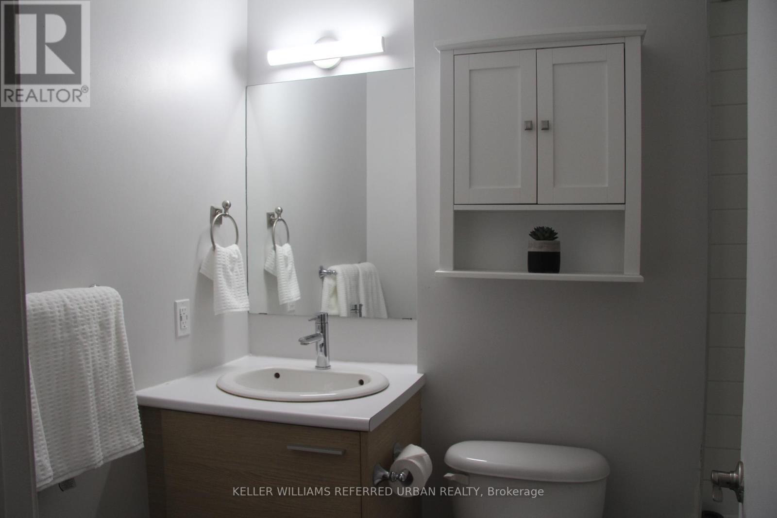 204 - 569 King Street E, Toronto, Ontario  M5A 1M5 - Photo 8 - C12459499