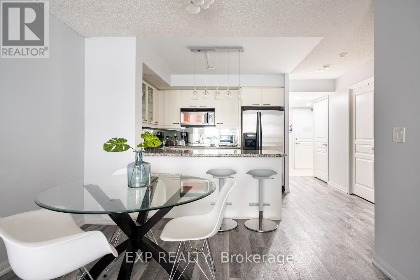 512 - 140 Simcoe Street, Toronto, Ontario  M5H 4E9 - Photo 10 - C12459510