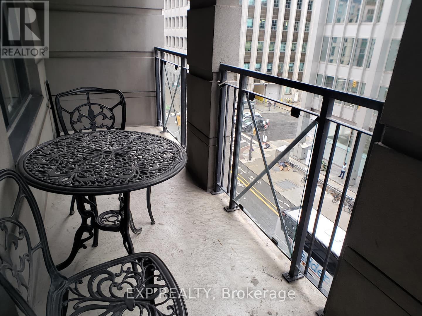 512 - 140 Simcoe Street, Toronto, Ontario  M5H 4E9 - Photo 22 - C12459510