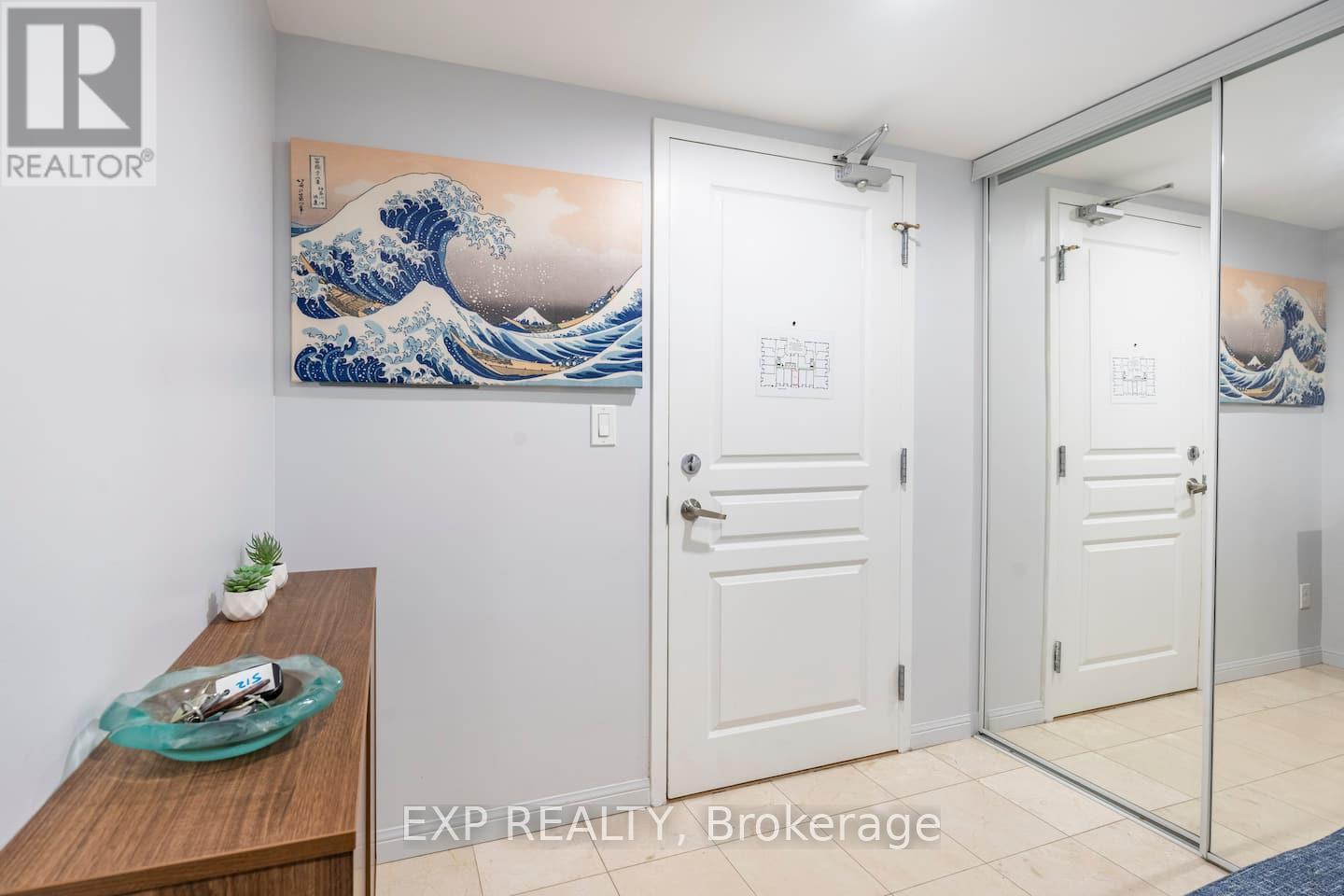 512 - 140 Simcoe Street, Toronto, Ontario  M5H 4E9 - Photo 28 - C12459510