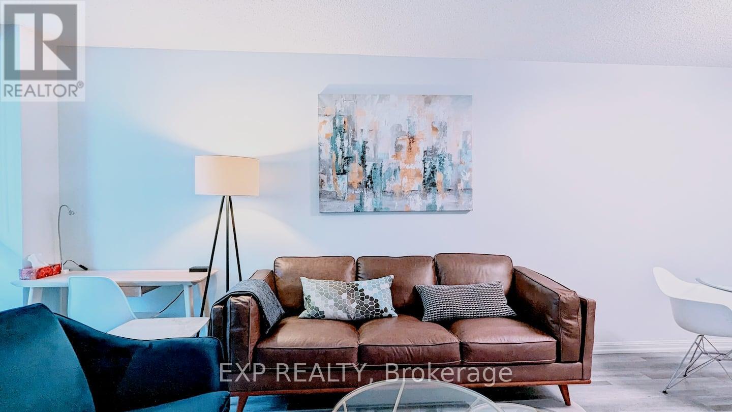 512 - 140 Simcoe Street, Toronto, Ontario  M5H 4E9 - Photo 3 - C12459510