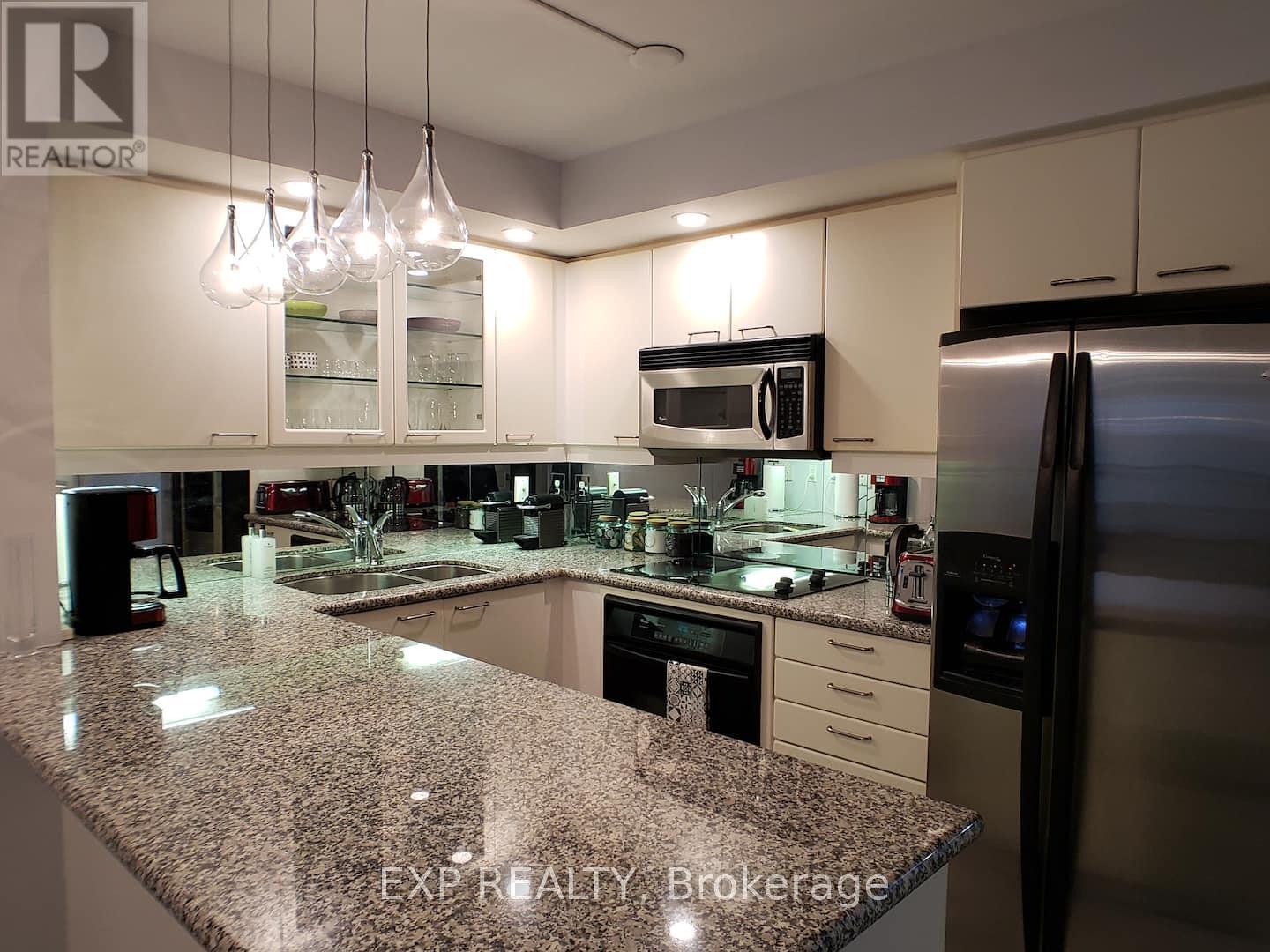 512 - 140 Simcoe Street, Toronto, Ontario  M5H 4E9 - Photo 7 - C12459510