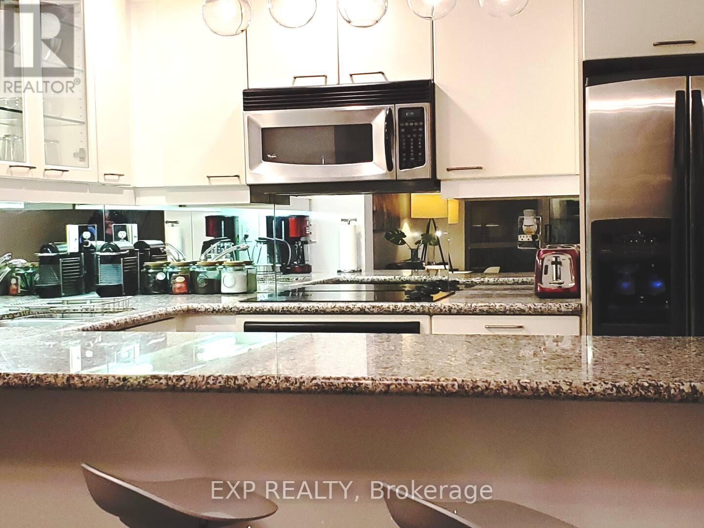512 - 140 Simcoe Street, Toronto, Ontario  M5H 4E9 - Photo 9 - C12459510