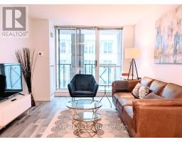 512 - 140 SIMCOE STREET