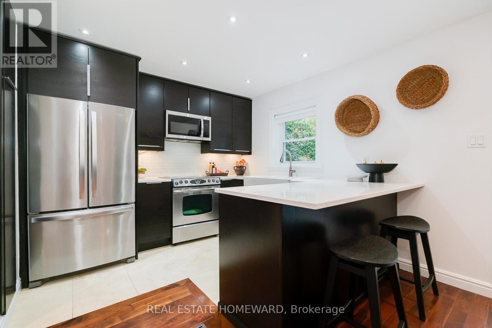 10 Norlong Boulevard, Toronto, Ontario  M4C 3W6 - Photo 14 - E12459538