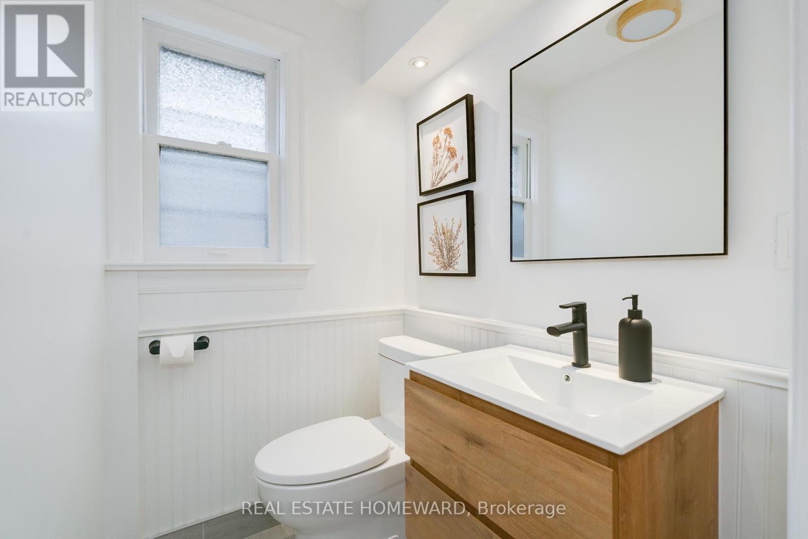 10 Norlong Boulevard, Toronto, Ontario  M4C 3W6 - Photo 18 - E12459538