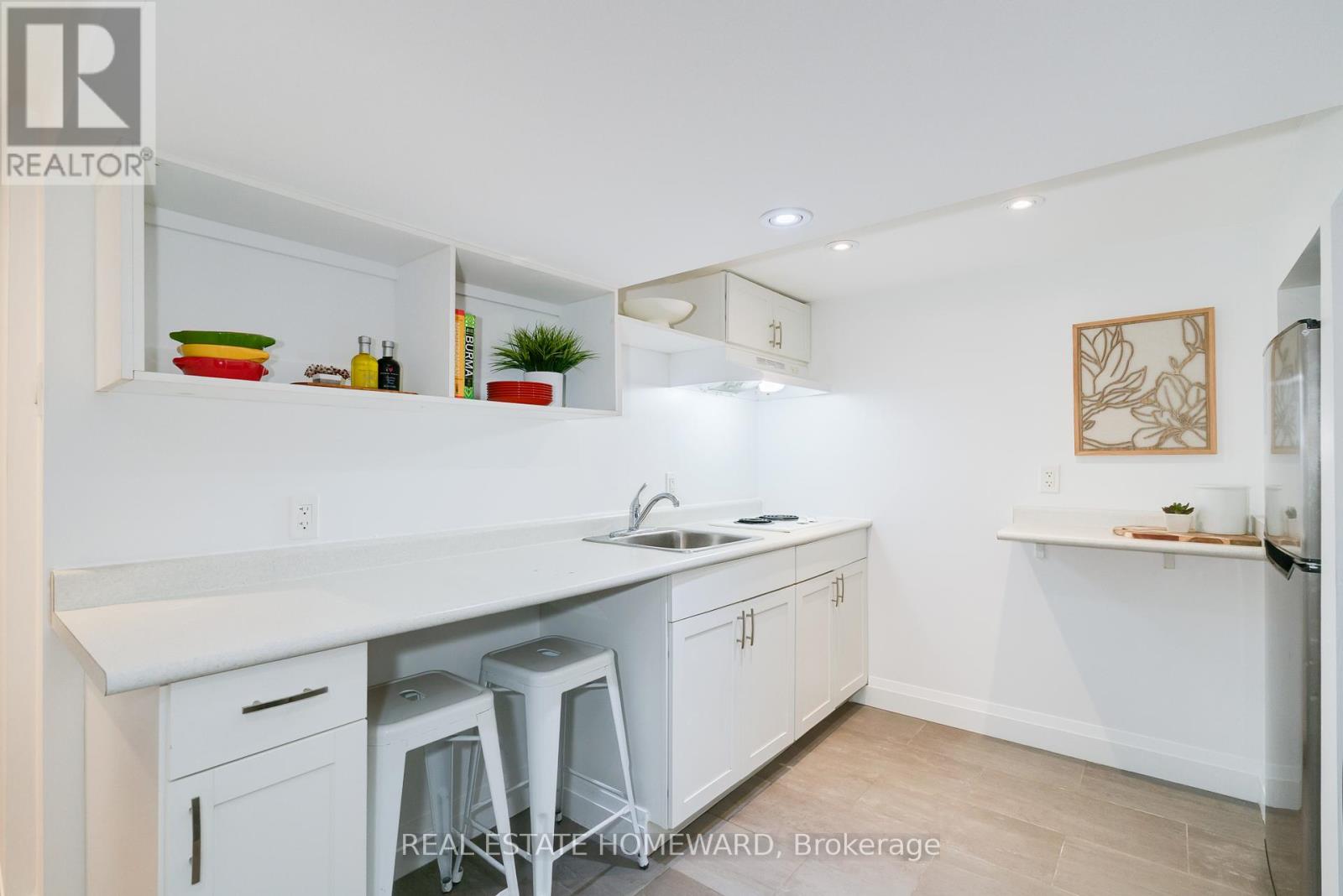 10 Norlong Boulevard, Toronto, Ontario  M4C 3W6 - Photo 34 - E12459538