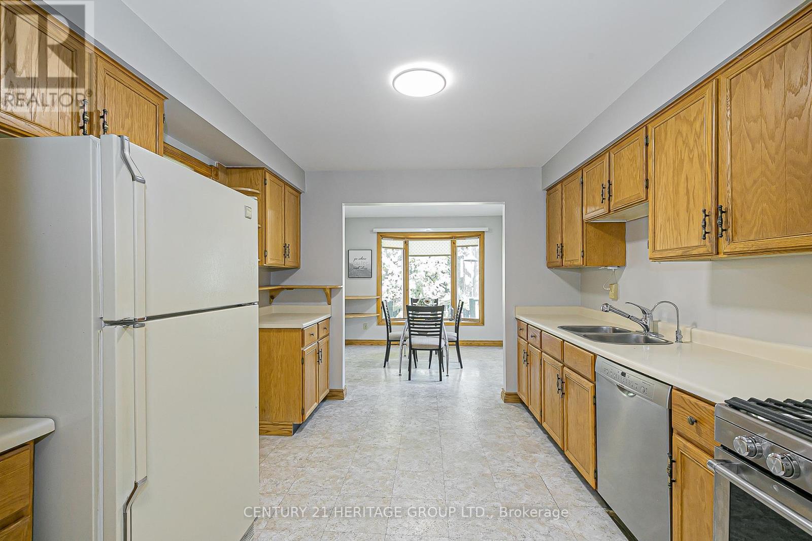 4 Beckett Avenue, East Gwillimbury, Ontario  L9N 1E6 - Photo 17 - N12459534