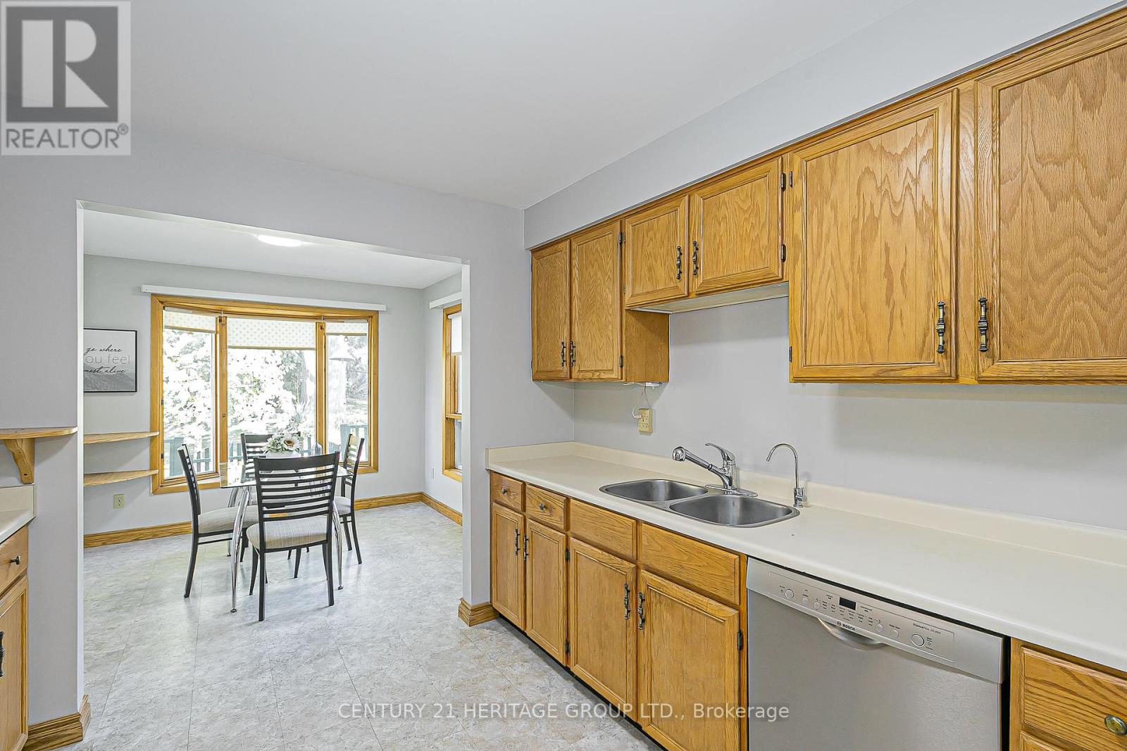 4 Beckett Avenue, East Gwillimbury, Ontario  L9N 1E6 - Photo 18 - N12459534