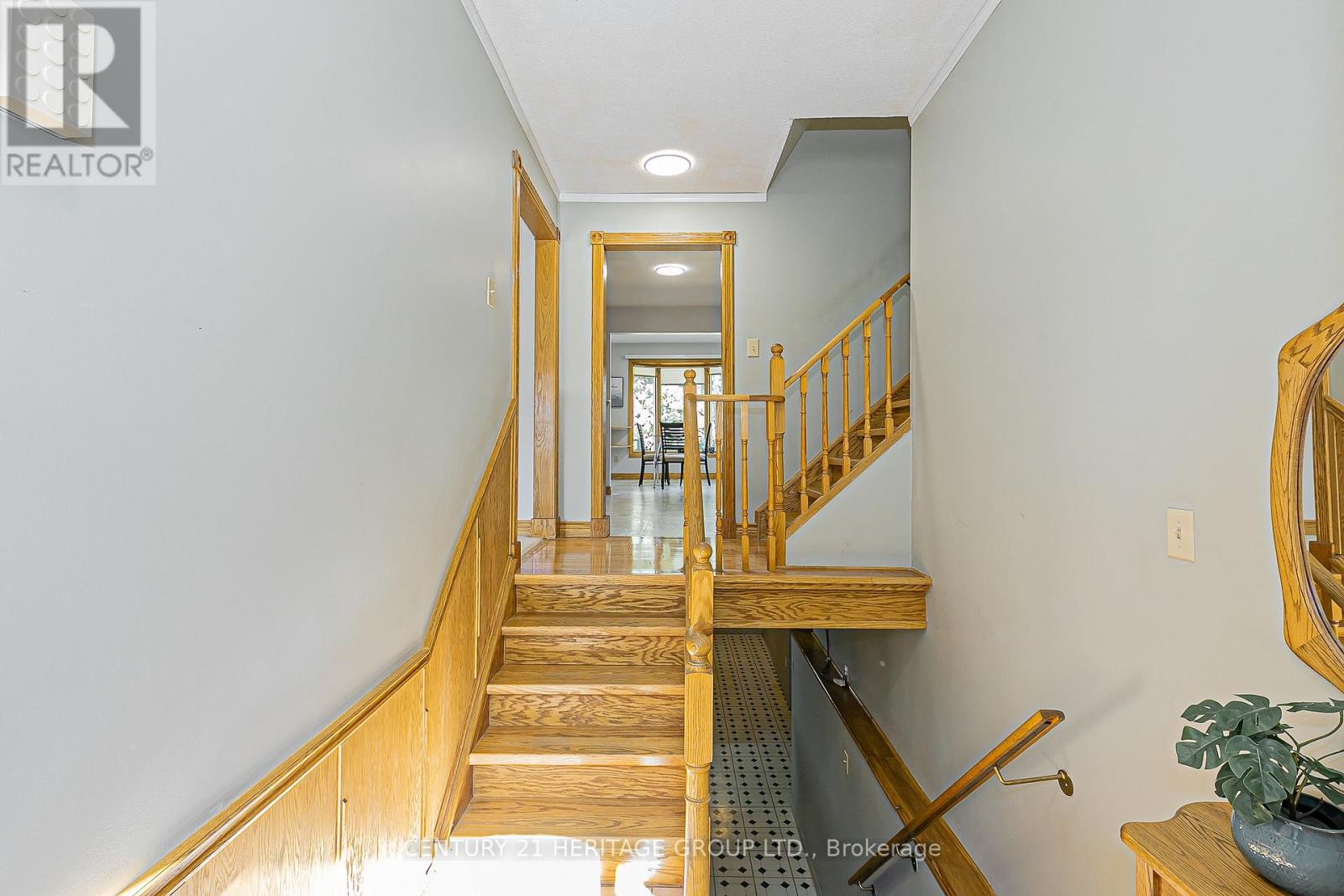 4 Beckett Avenue, East Gwillimbury, Ontario  L9N 1E6 - Photo 7 - N12459534