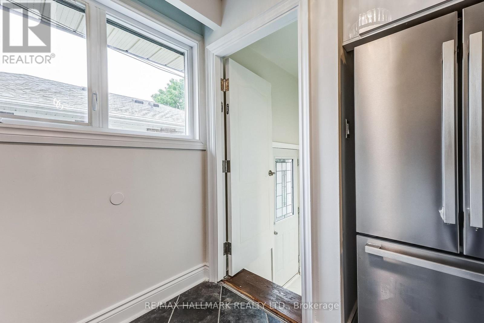51 Aurora Heights Drive, Aurora, Ontario  L4G 2W6 - Photo 24 - N12459540