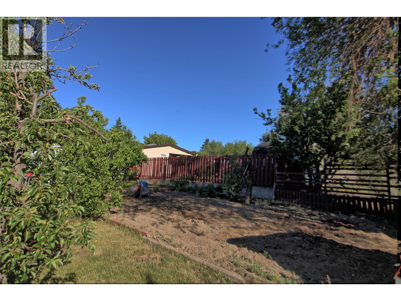 749 Klahanie Drive, Kamloops, British Columbia  V2C 5R1 - Photo 5 - 10352538