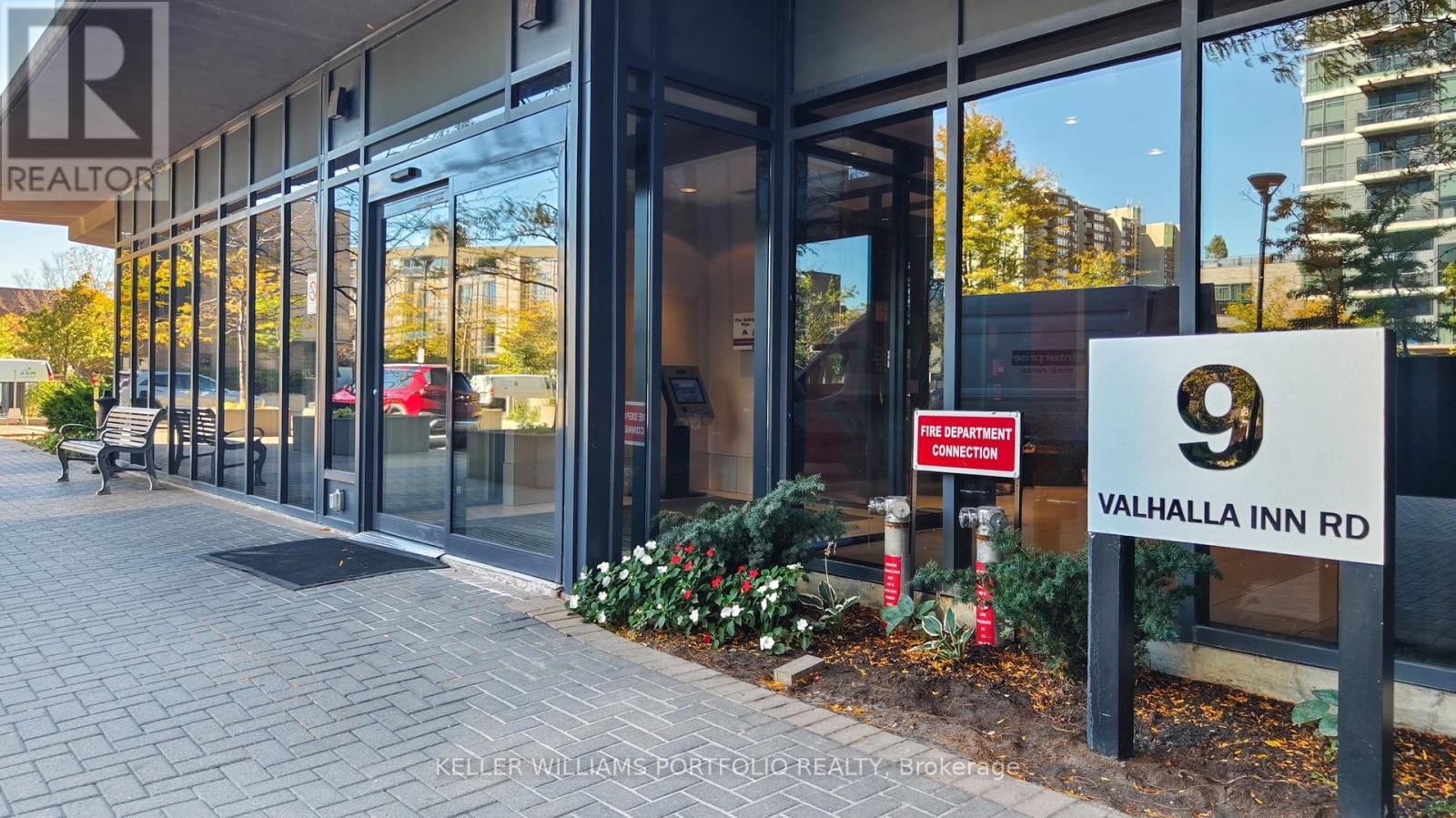 2804 - 9 Valhalla Inn Road, Toronto, Ontario  M9B 0B2 - Photo 2 - W12459495